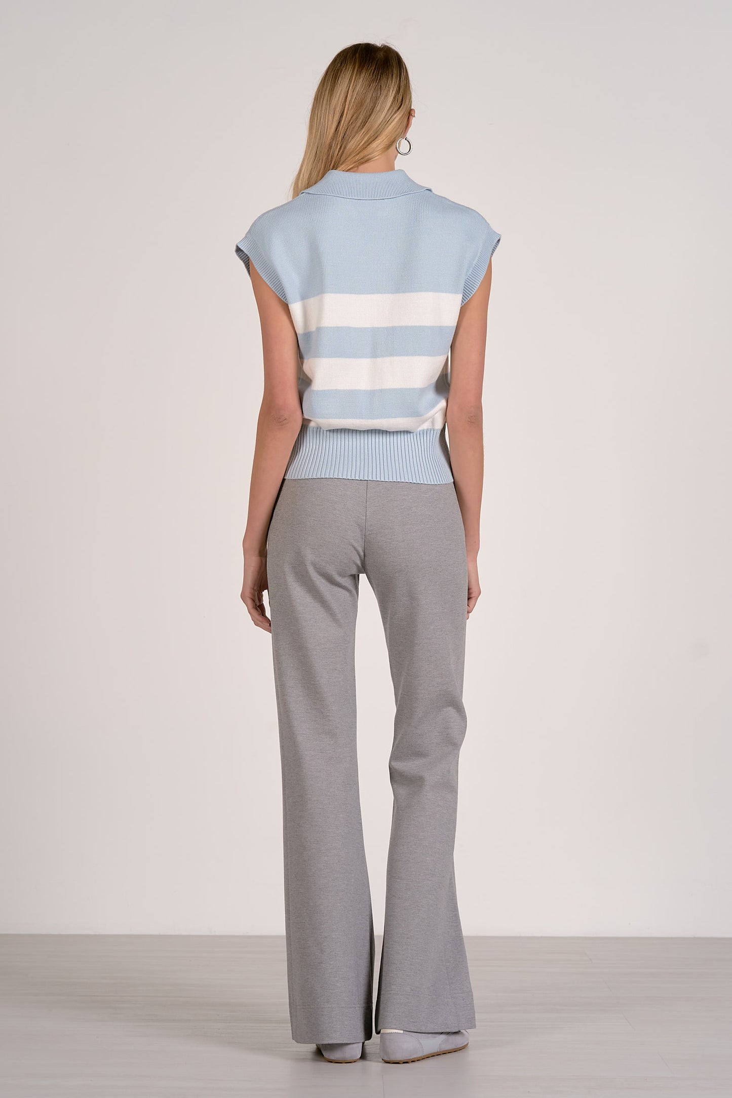 2 Sweater Slvless Collar